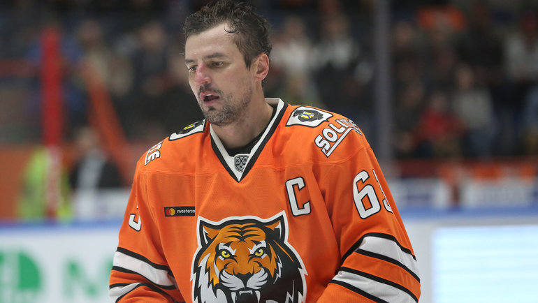 Капитан «Амура» вступился за жену – и попал в больницу. Нападавший говорит, что сам защищался