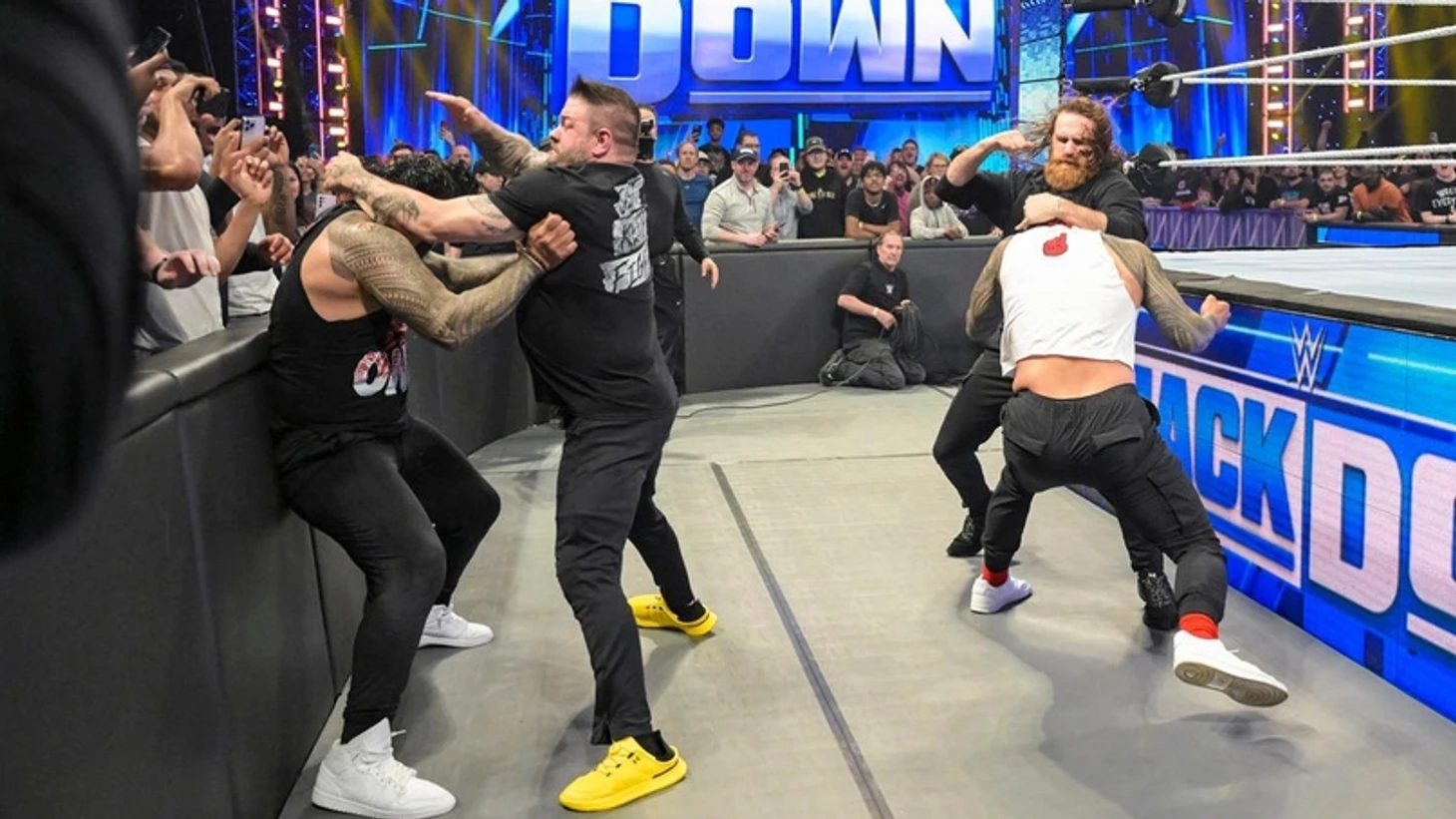Обзор WWE Friday Night Smackdown 14.04.2023, изображение №10
