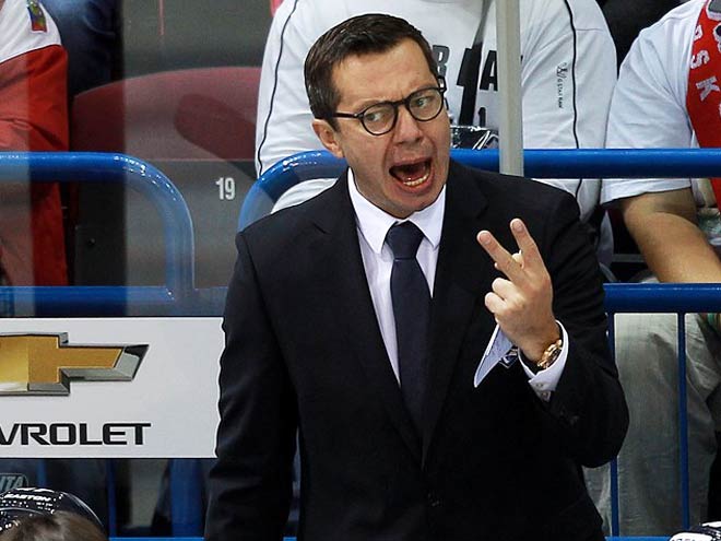 Илья Воробьев – самый живой тренер КХЛ. Его перфомансы во время матча уже превращаются в мемы