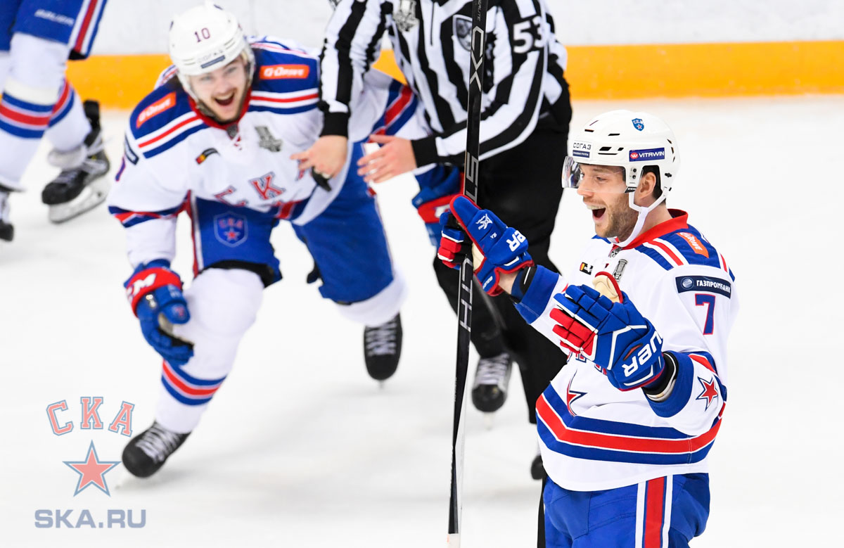 СКА забил в овертайме после нарушения, а судья послал вратаря «Спартака»