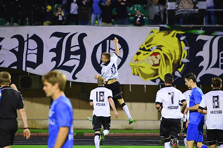 Филипп Дворецков забивает гол в ворота Зенита