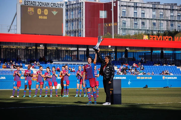 Barcelona players with the Supercup Trophy during the Primera Iberdrola Spain women's national league match between FC Barcelona and Real Betis at...