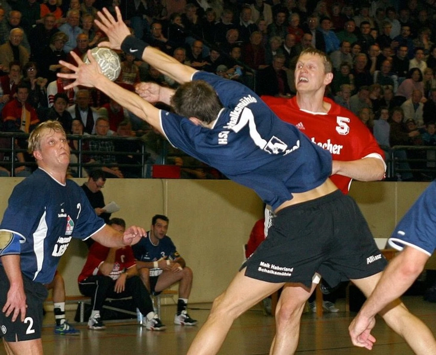 За основу "Берлина" дебютировал белорус: 19 лет, играет в немецкой "молодежке", отец — гандболист, изображение №2