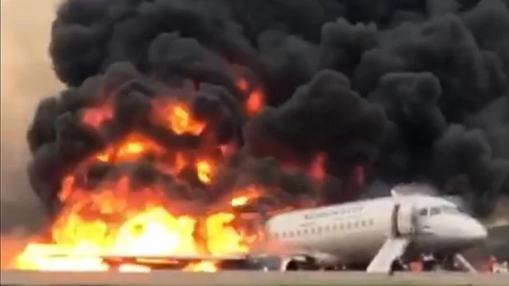 Сгоревший самолёт