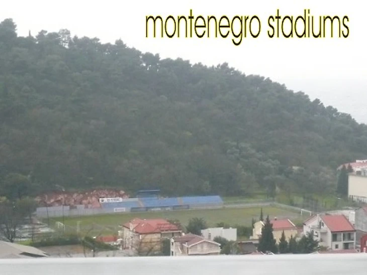 stadion_pod_malim_brdom_petrovac.jpg (500×375)