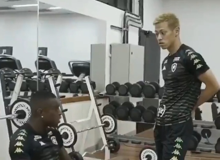 «А как по-японски будет пас?». Кейсуке Хонда столкнулся с трудностями перевода в Бразилии