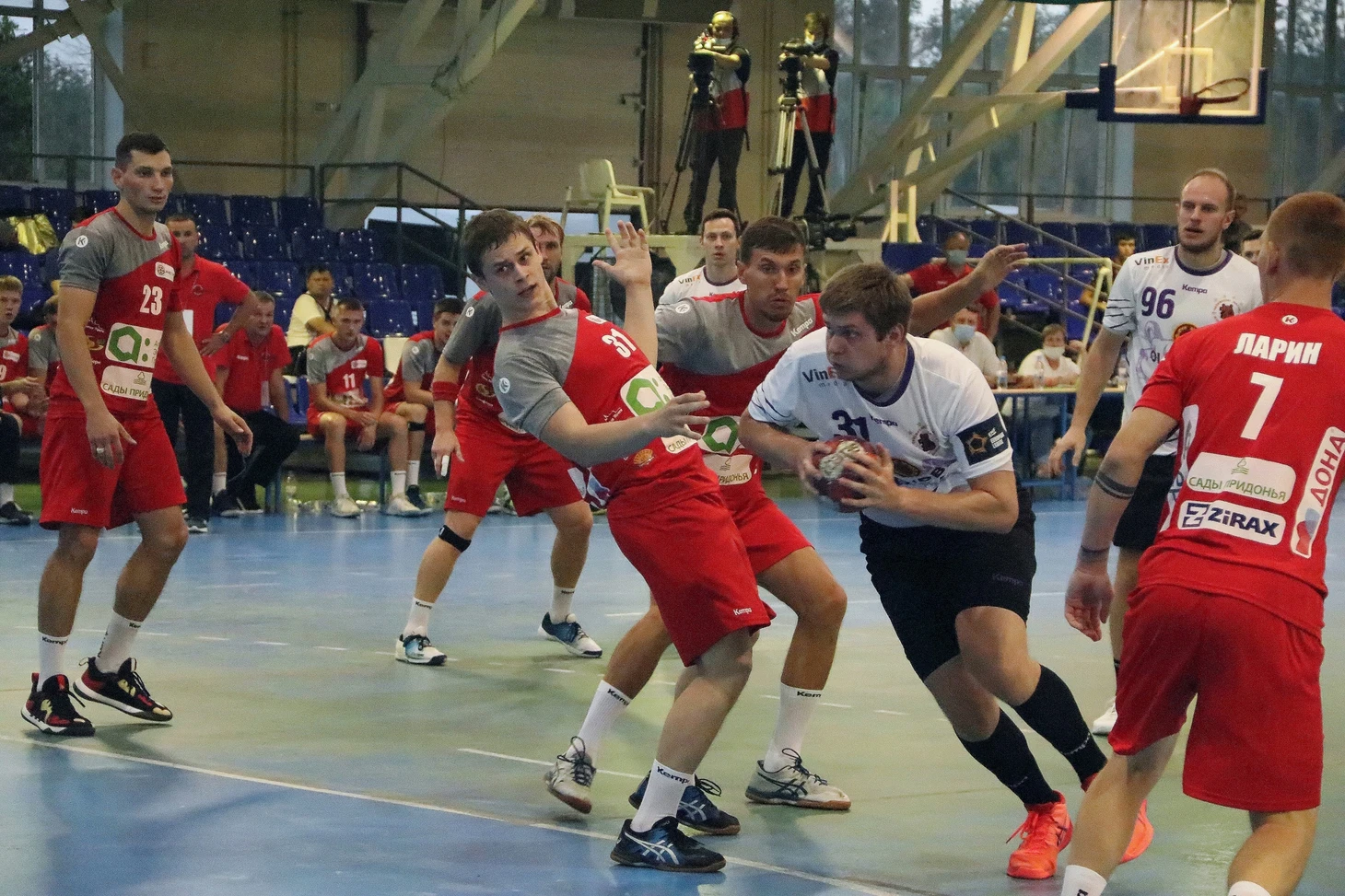 "Сразу сказал ребятам, что я не очень демократичен". "Каустик" вступает в сезон с новым тренером, изображение №3