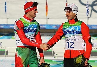 Единственный случай, когда в биатлоне делили медаль Олимпиады: Бьорндален взял серебро вместе с сенсационным белорусом