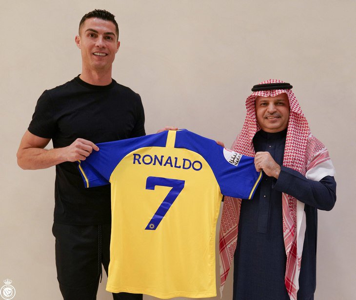 Роналду в Аль-Насре – трансфер, переход Криштиану Роналду, переехал в  Саудовскую Аравию, подробности контракта, сколько заработает