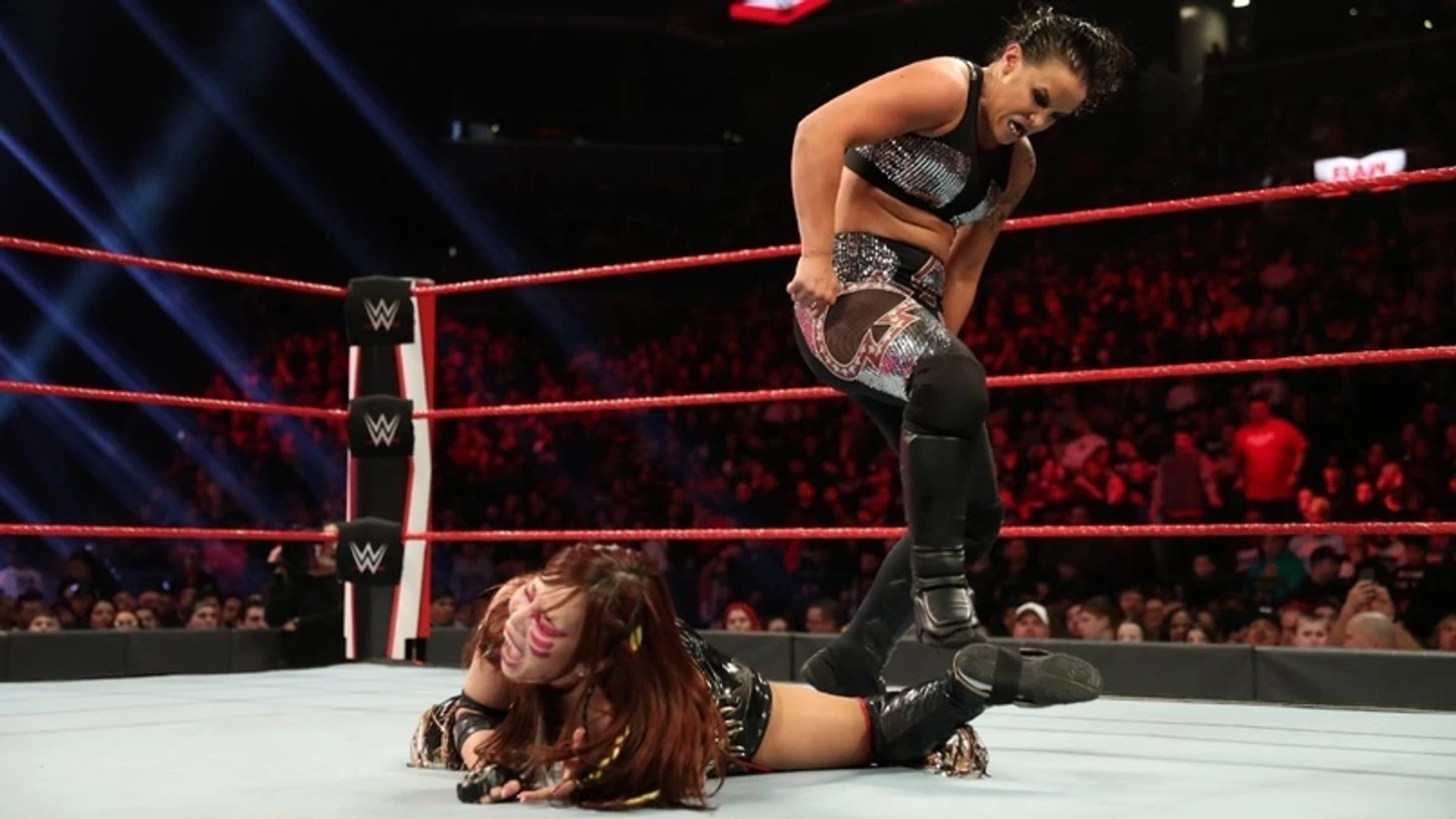 Обзор WWE Monday Night RAW 02.03.2020, изображение №12