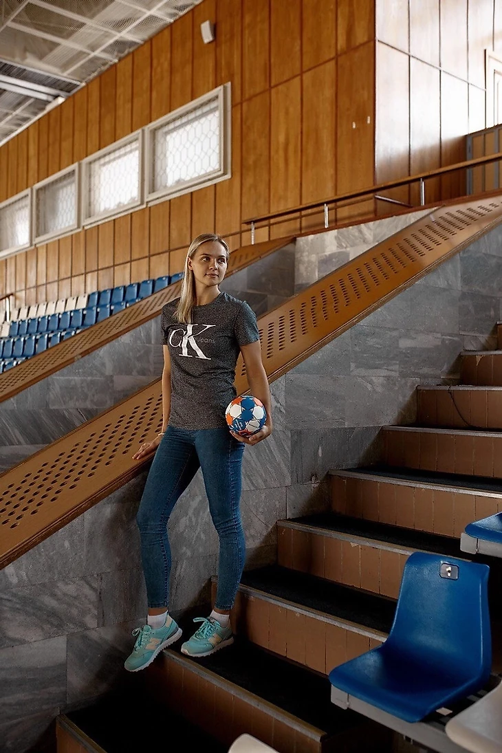 20 вопросов не о гандболе. Дарья Дмитриева: "Без навигатора могу легко заблудиться в трёх соснах", изображение №5