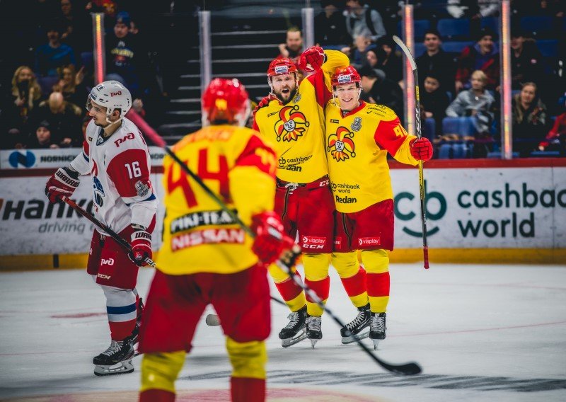 Магия Яковлева. Локомотив задействовал Мичкова в плей-офф, даже не выпуская того на лед