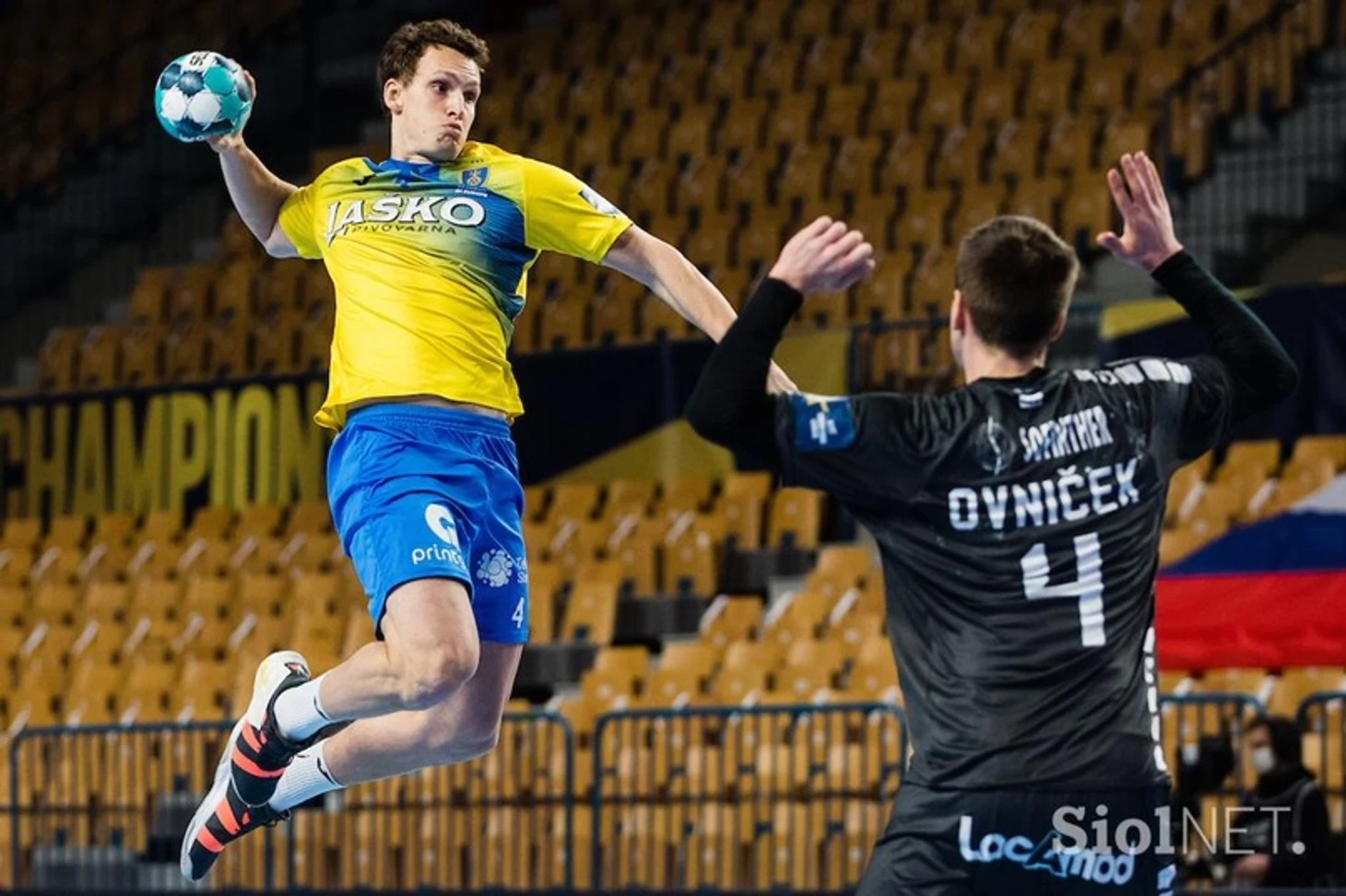 Лига чемпионов. "Веспрем" не проигрывал дома два года. И вот громом грянул "Ольборг"!, изображение №6