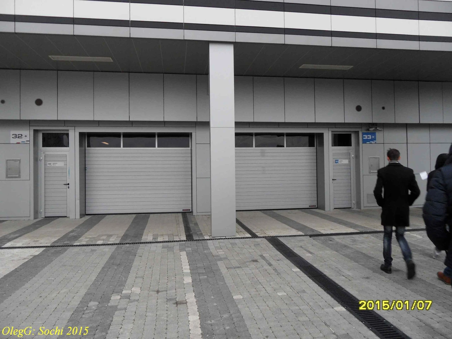 Вход в 33-й гараж автодрома Сочи