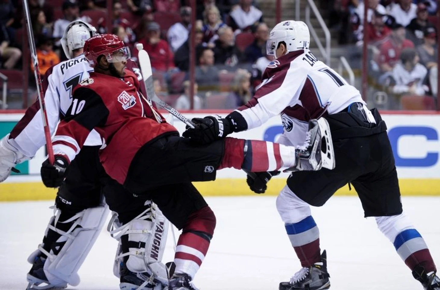 Avalanche vs Coyotes