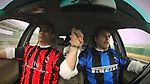 Guardate cosa combinano l'interista e il milanista. Spettacolo!!!