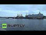 Крейсер «Аврора» прибыл к месту вечной стоянки в центре Санкт-Петербурга
