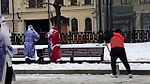 Красные дед морозы против синих(драка в центре Москвы)