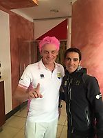 Тиньков покрасил волосы в розовый цвет - Вне кадра - Блоги - Sports.ru