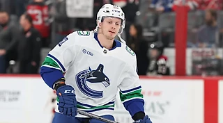 «Мог быть очень умным, но его любовь к хоккею была сильнее». Карьера Росси от детства в Австрии до обмена в «Ванкувер»