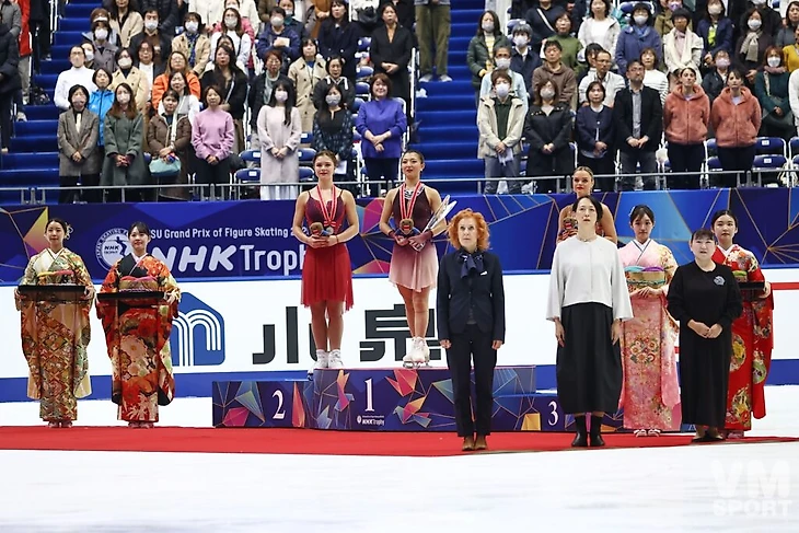 Софья Самоделкина, Каори Сакамото и Луна Хендрикс. Фигурное катание