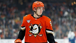 📈 Павел Минтюков борется за место в составе «Анахайма» +видео/хайлайты