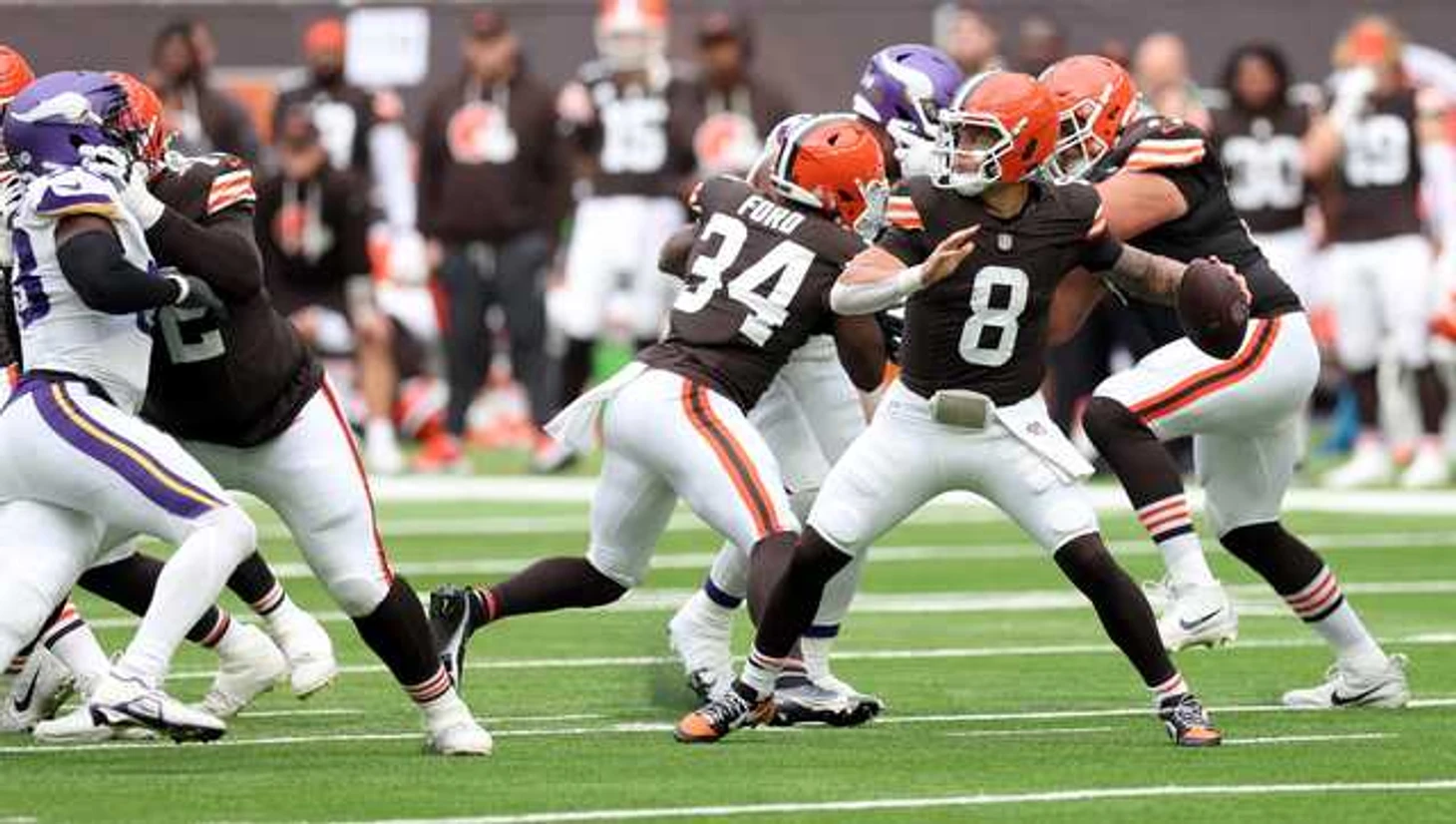 Browns lose in Dillon Gabriel's first NFL start