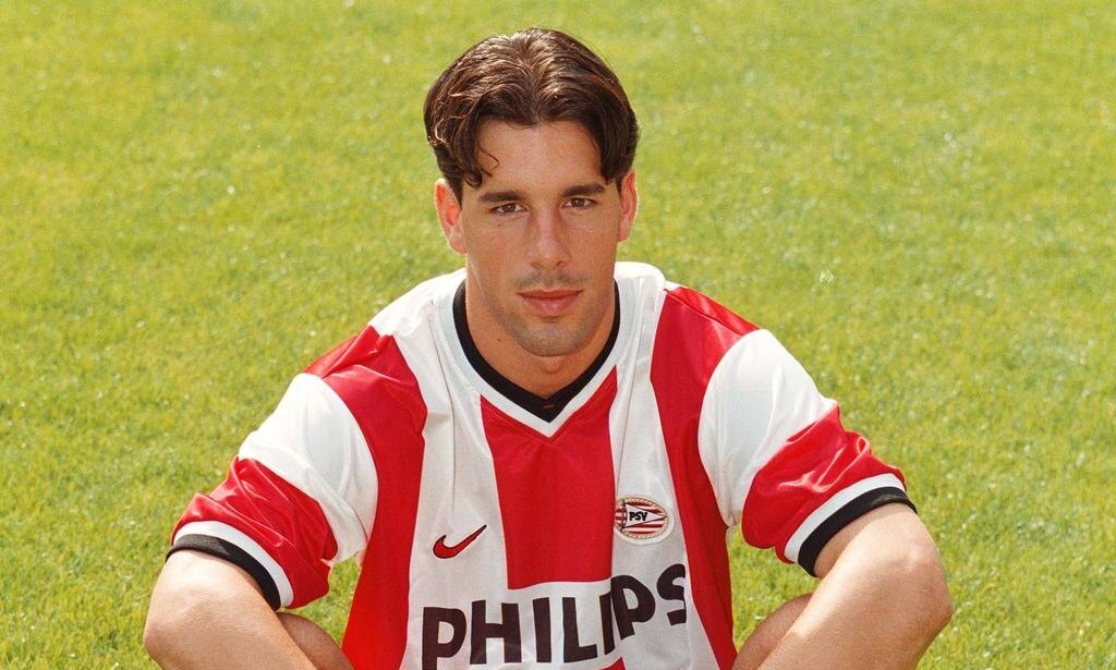 Назовете топ-15 продаж ПСВ? Тут две легенды «Ман Юнайтед»!