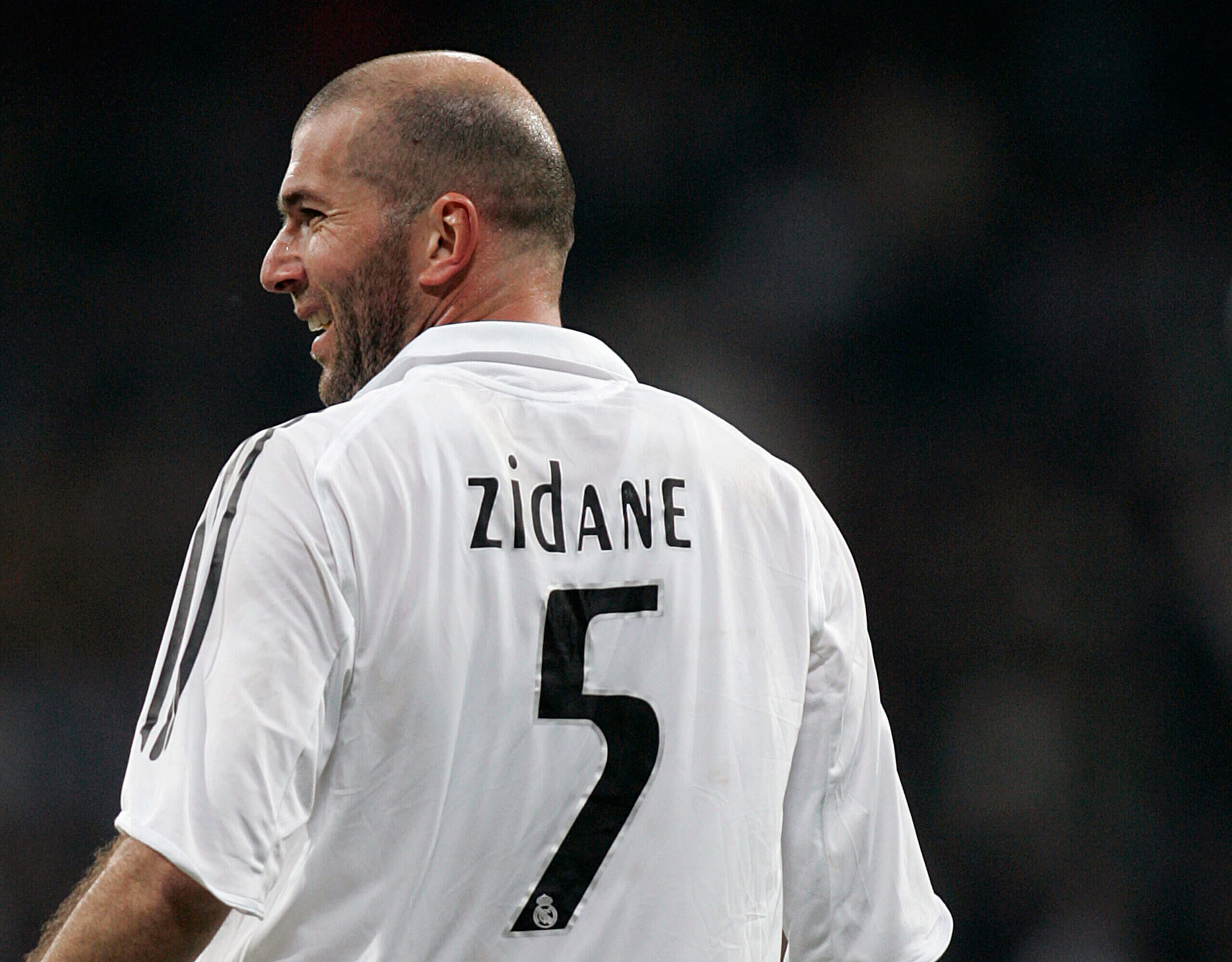 Известные футболисты под номерами. Зидан Реал Мадрид. Zidane real Madrid 5. Зидан 10 номер. Зидан Реал Мадрид игрок.