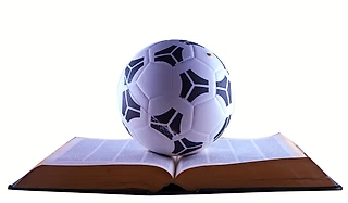 6 кринжовых книг о футболе