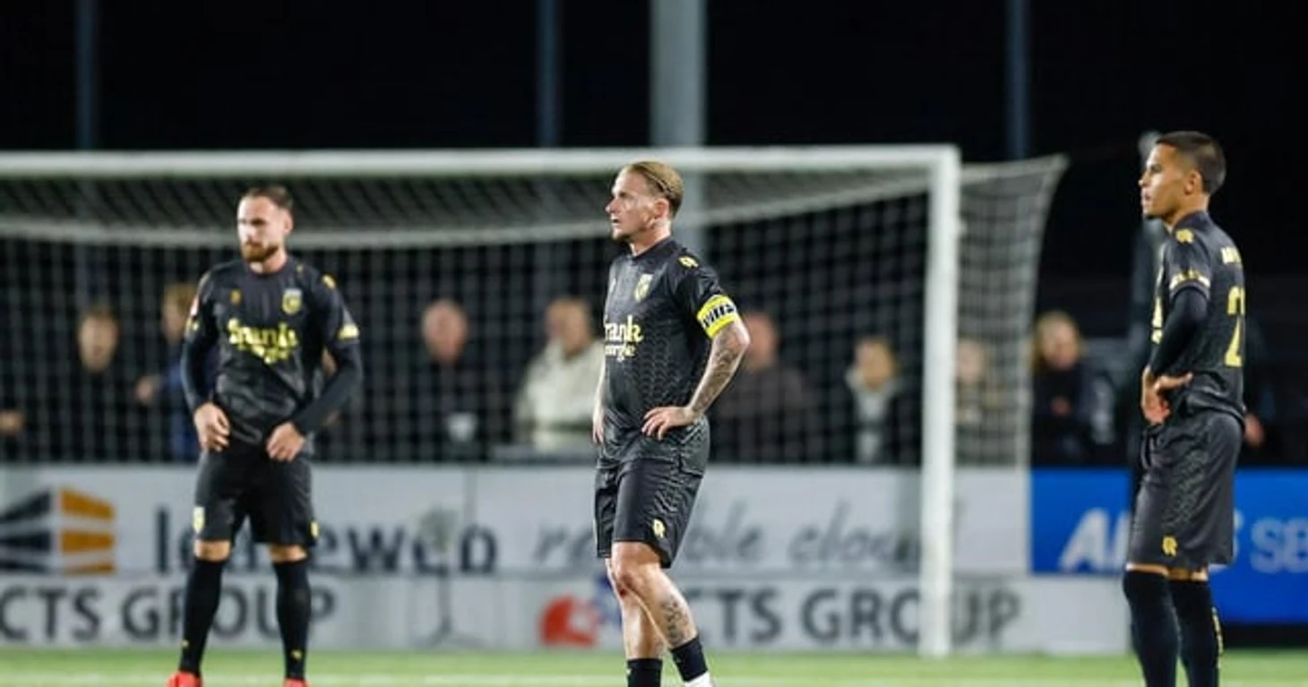 r/Eredivisie - Herboren Vitesse bij terugkeer in profvoetbal hard onderuit bij Jong AZ (4-0)