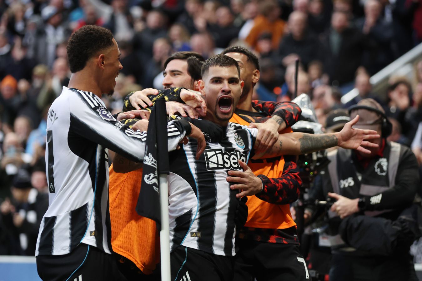 «Ньюкасл Юнайтед» обыграл «Бёрнли» в 15-м туре АПЛ