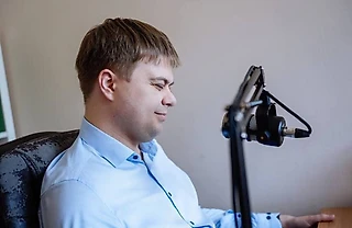 «Я был безумно разговорчивым ребенком». Большой разговор с 19-летним тифлокомментатором «Торпедо» НН