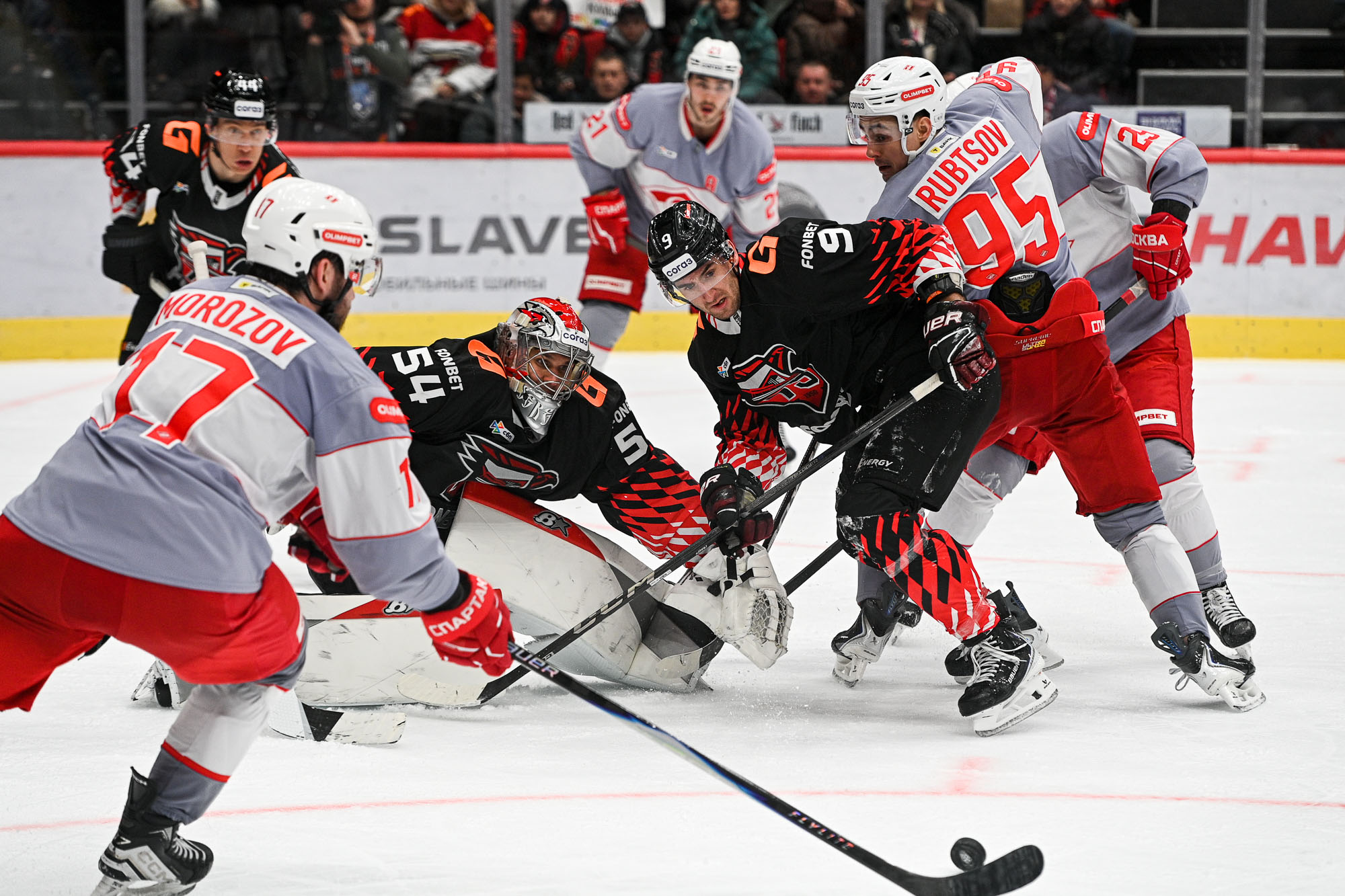 Мегаперфоманс в Омске: «Авангард» и «Спартак» на двоих забросили 12 шайб!