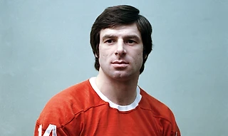 Есть ли астероид в честь Харламова? А улица с именем Овечкина?