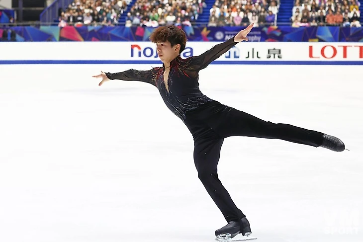 Сюн Сато. Фигурное катание