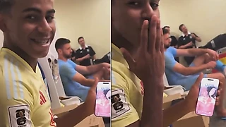 ❤️ «Мой сын влюблен» — Уильямс подколол Ямаля, когда тот показывал обои с девушкой