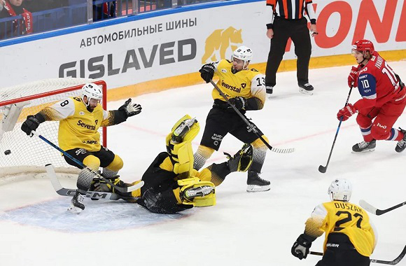 «Локомотив» продолжает лидировать на Западе