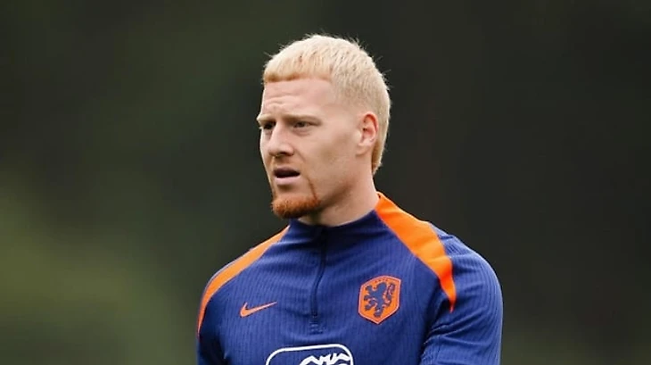 r/Eredivisie - Geblesseerde Mexx Meerdink verlaat trainingskamp