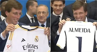 Перес троллит мэра Мадрида – тот болеет за «Атлетико». Подарил именную футболку и попросил примерить