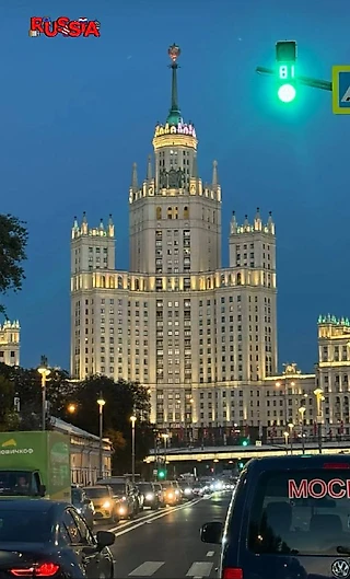 Агент Кармо выложил сторис рядом с высотной на Котельнической набережной