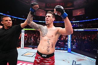 Главный бой турнира UFC в Ванкувере завершился сенсацией! Аллен остановил де Риддера