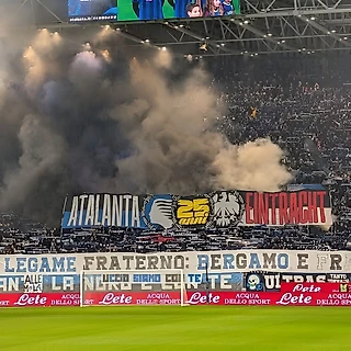 🇩🇪🇮🇹 | 25 лет дружбы между тифози «Айнтрахта» и «Аталанты»!