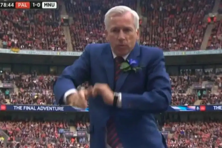 Помните танец Алана Пардью из 2016-го? Из-за него тренер не едет на финал Кубка Англии 🤭