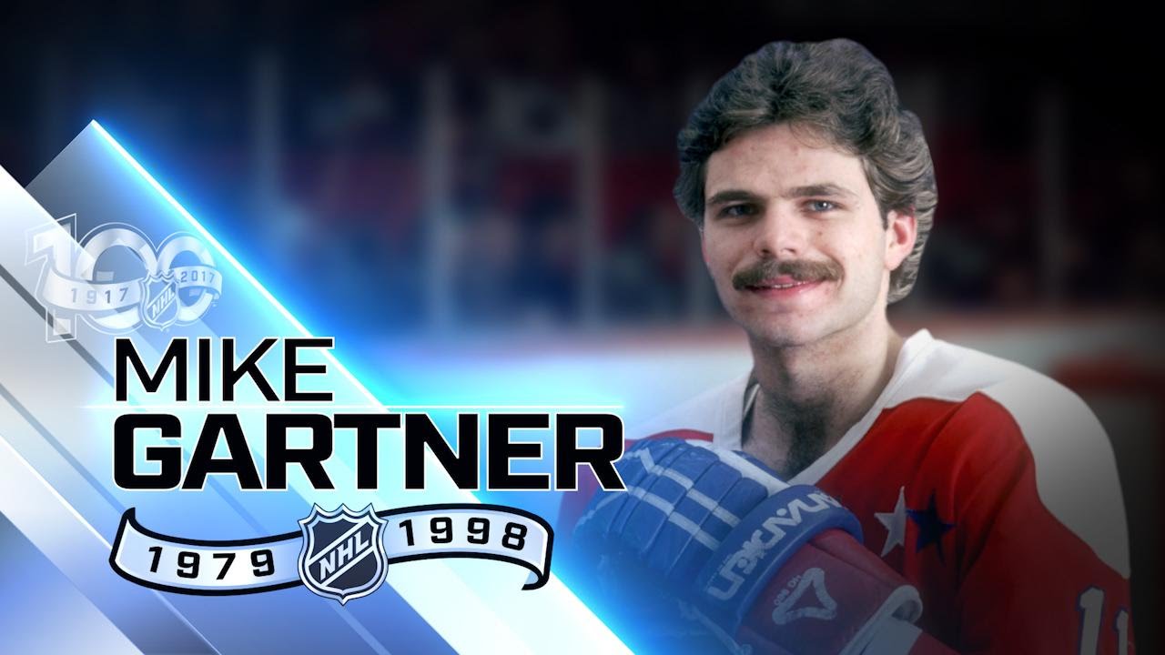 Mike Gartner had 17 seasons with 30-plus goals