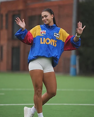 Поппи Больц