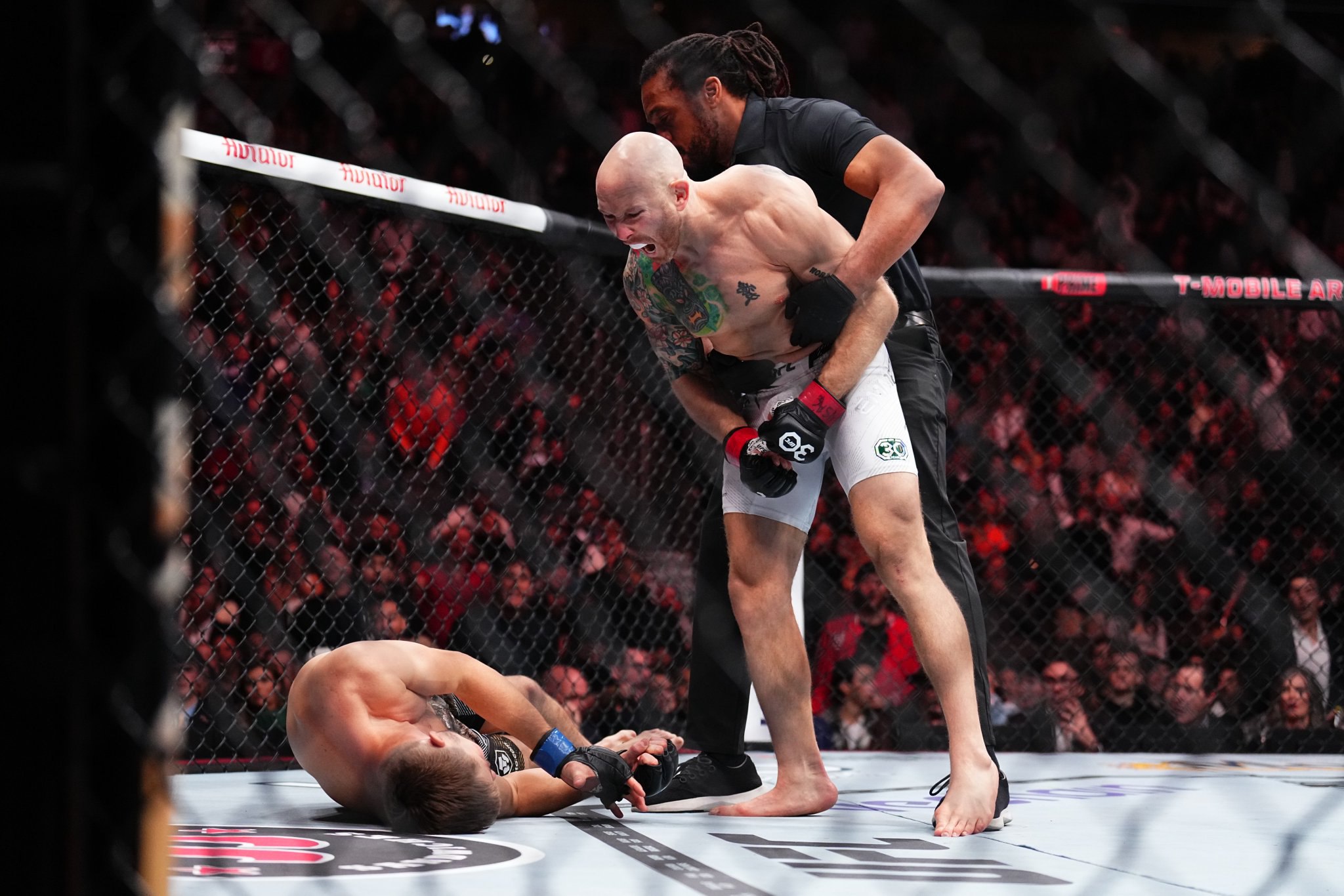 Bellator прямая трансляция. Josh Emmett. Брайс Митчелл Джош Эмметт. Брайс Митчелл боец.