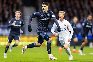 Дебют Ван Перси рассмешил Ван Хойдонка: «Настоящая копия во всём»