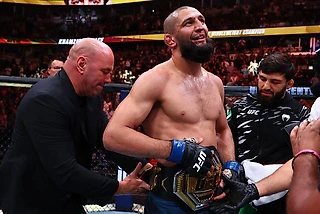 AND NEW! Чимаев переехал Дю Плесси и стал чемпионом UFC в среднем весе!