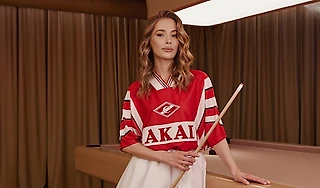 Татьяна Бабенкова – звезда сериала «Полицейский с Рублевки». Болельщица «Спартака» презентовала культовую футболку!